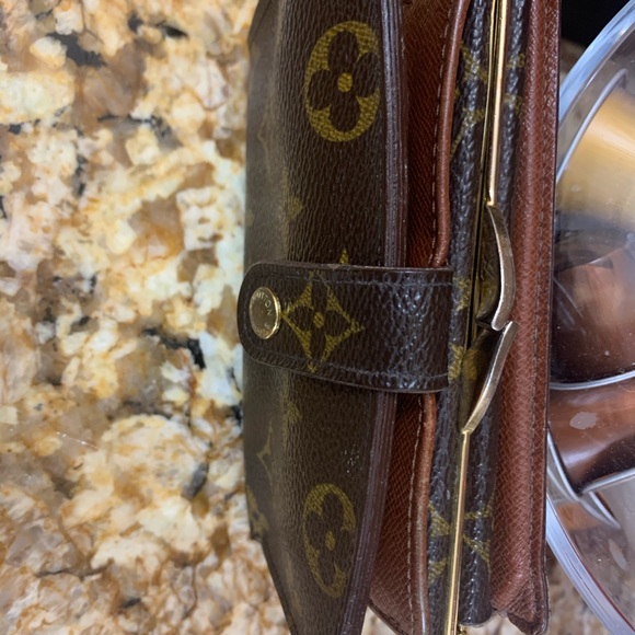 Louis Vuitton Used Monogam Wallet Gold frame snap - Picture 2 of 5